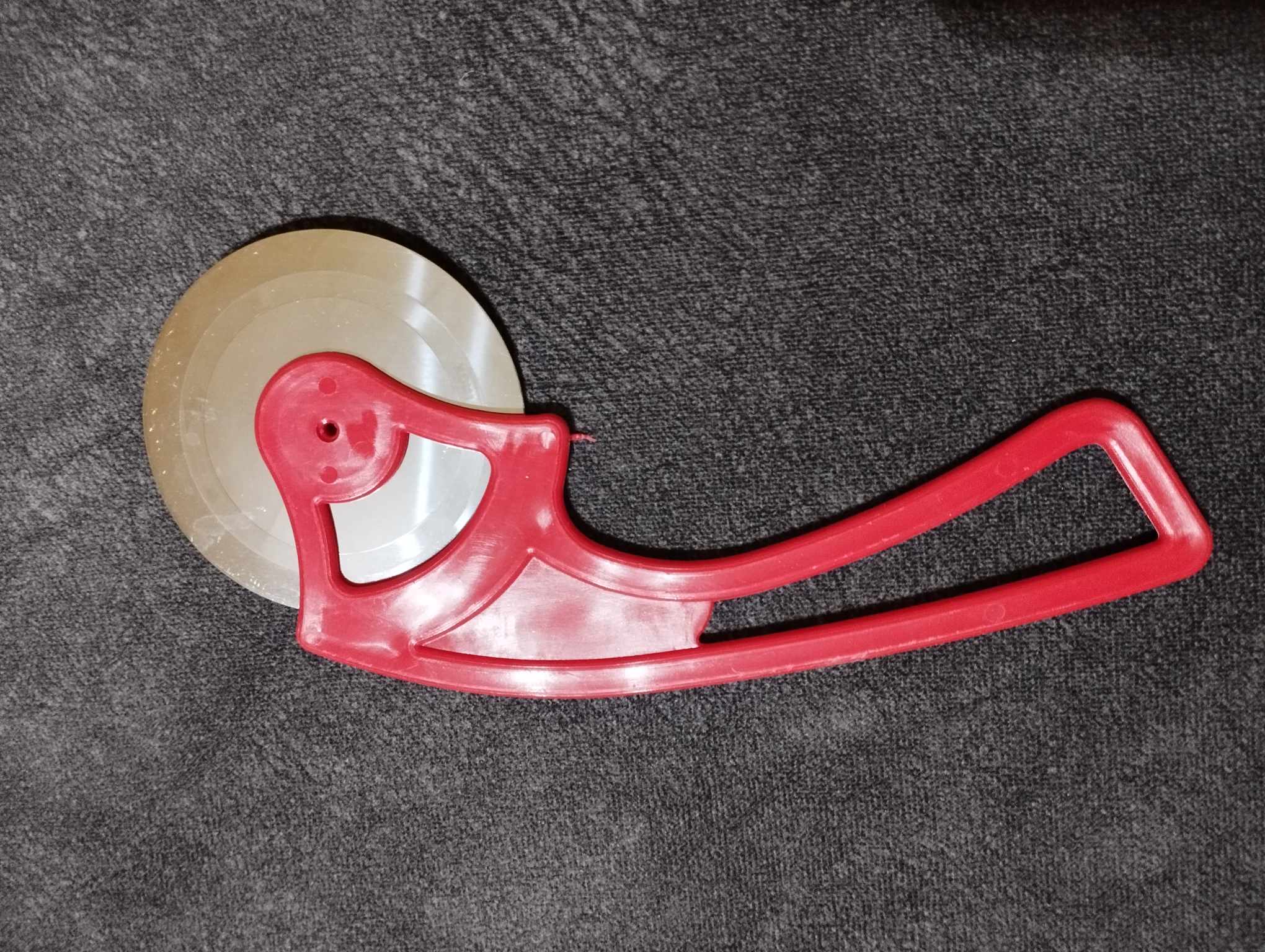 MINTAHIRDETÉS – pizzavágó